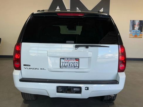Used 2007 GMC Yukon XL SLT w/ SLT Preferred Equipment Group AWD/4WD image 4