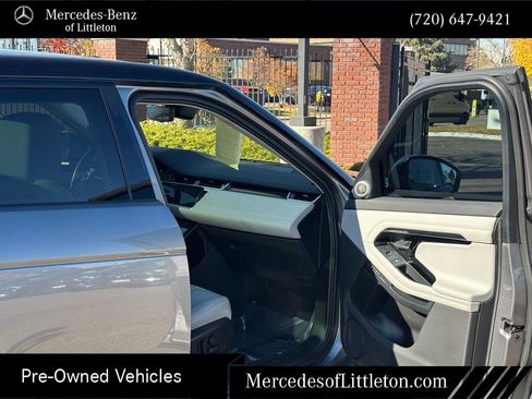 Used 2020 Land Rover Range Rover Evoque SE image 28