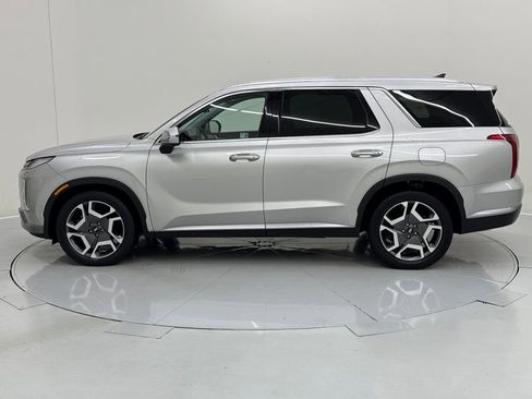 Used 2024 Hyundai Palisade SEL w/ Premium Package image 2