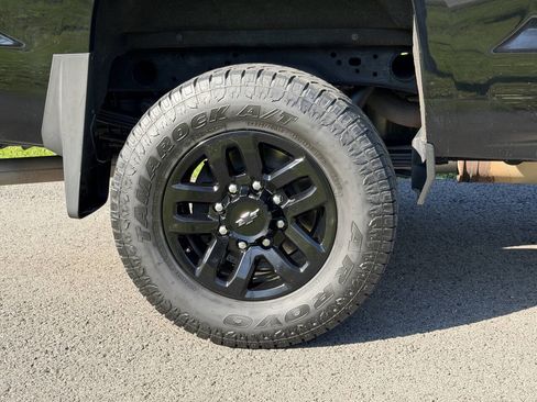 Used 2019 Chevrolet Silverado 2500 LT w/ Midnight Edition image 6