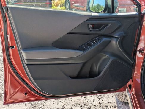 Used 2024 Subaru Crosstrek 2.0i Premium image 2