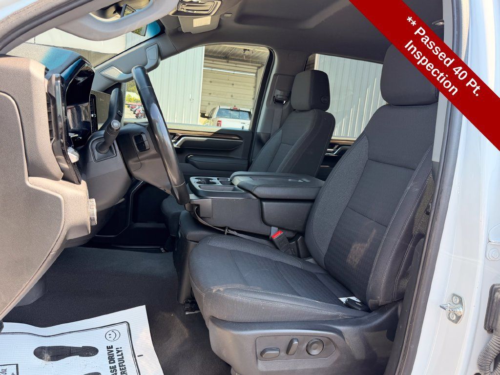 Used 2025 Chevrolet Silverado 2500 LT AWD/4WD image 16
