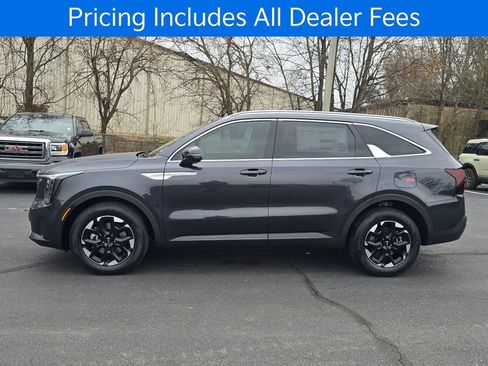 New 2026 Kia Sorento S FWD image 6