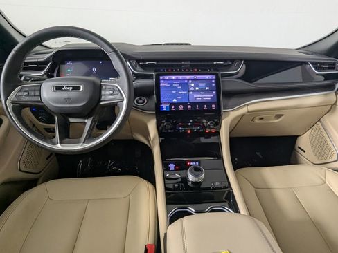 Used 2022 Jeep Grand Cherokee Limited 4xe image 18