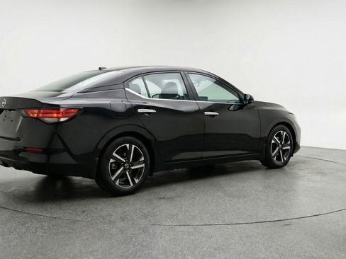 Used 2025 Nissan Sentra SV image 9