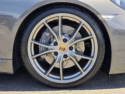 Used 2019 Porsche 718 Cayman RWD image 9