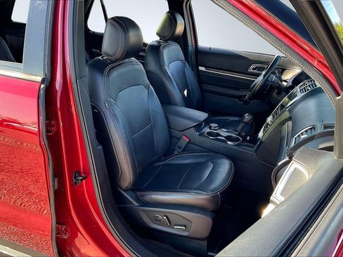 Used 2017 Ford Explorer Limited w/ Equipment Group 301A image 7