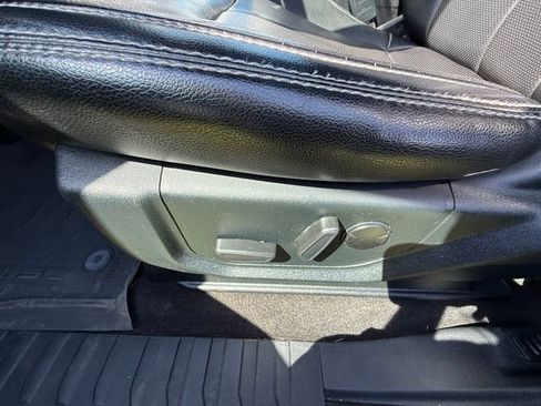Used 2019 Ford F150 Lariat w/ Equipment Group 502A Luxury AWD/4WD image 28