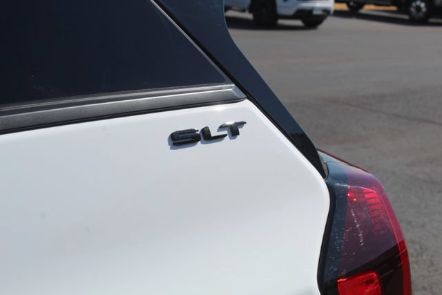 Used 2024 GMC Terrain SLT w/ Infotainment Package II FWD image 14