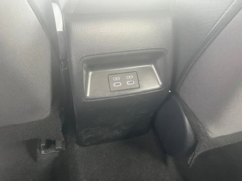 Used 2025 Toyota Corolla LE image 24