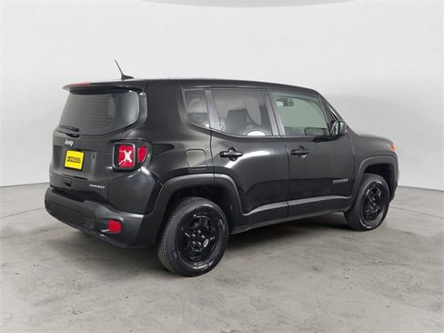 Used 2022 Jeep Renegade Sport image 5