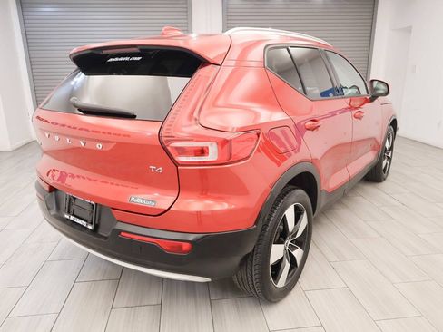 Used 2019 Volvo XC40 T4 Momentum FWD image 5