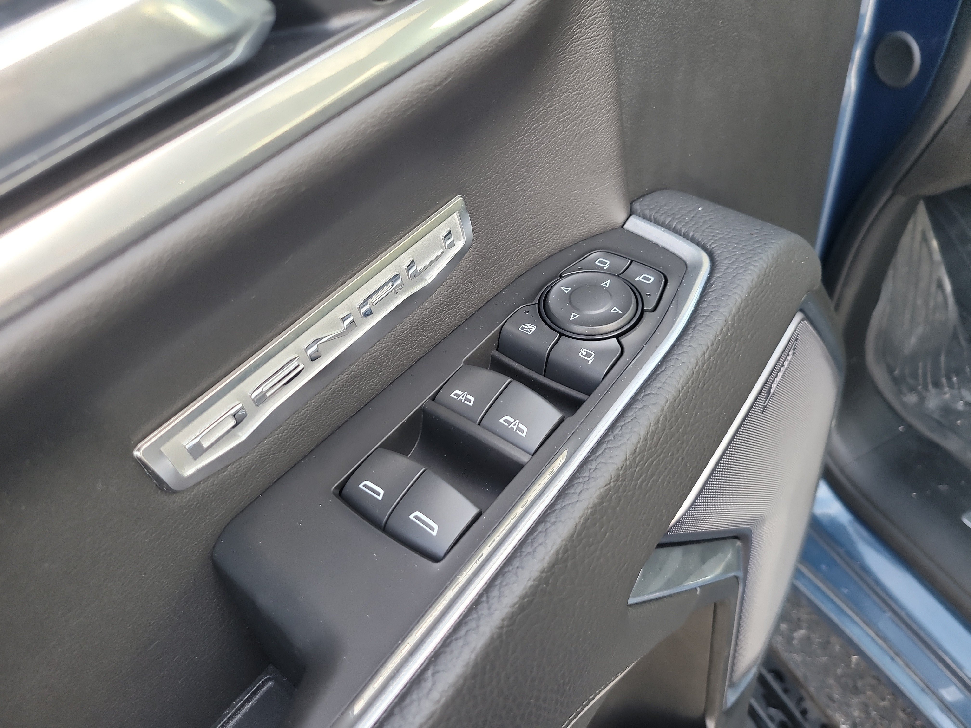 Used 2025 GMC Sierra 1500 Denali AWD/4WD image 17