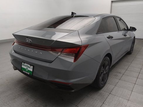 Used 2021 Hyundai Elantra SEL FWD image 9