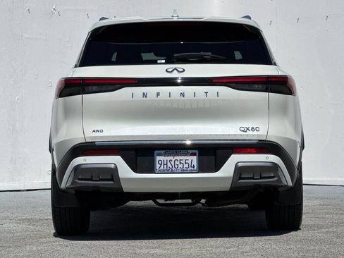 Used 2023 INFINITI QX60 Sensory w/ Vision Package AWD/4WD image 4