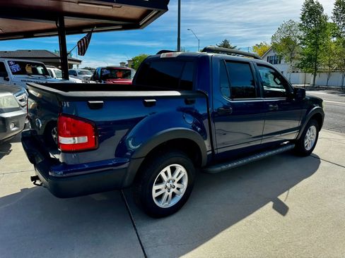 Used 2008 Ford Explorer Sport Trac XLT image 2