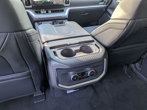 New 2025 Ford Expedition Max Platinum w/ Driver's Package image 29