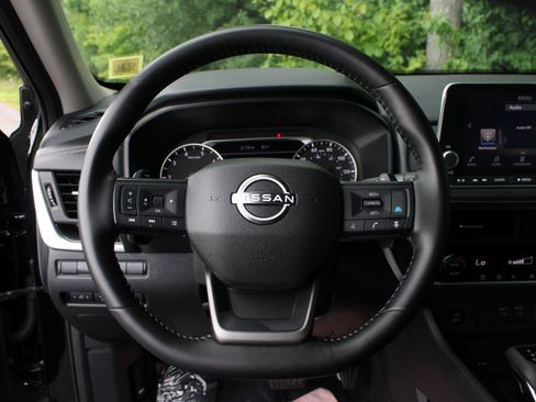 Used 2026 Nissan Rogue SV AWD/4WD image 11