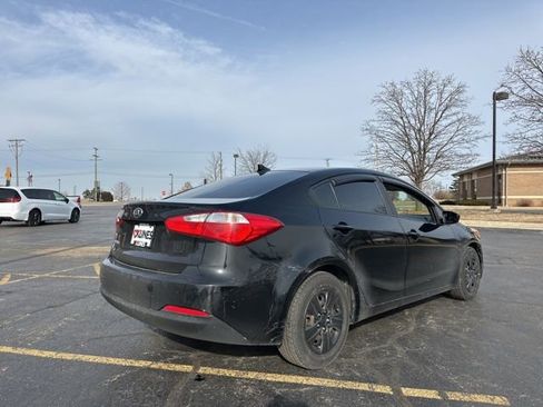 Used 2016 Kia Forte LX image 9