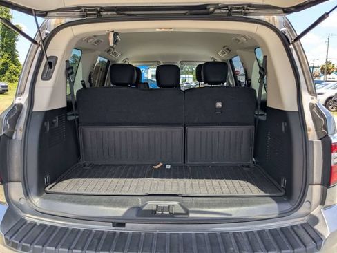 Used 2022 Nissan Armada SV w/ SV Appearance Package RWD image 13