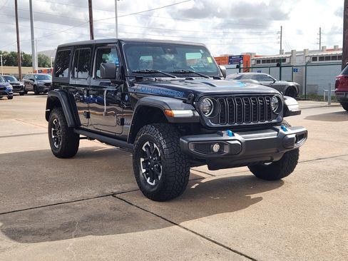 Used 2024 Jeep Wrangler Unlimited Rubicon 4xe AWD/4WD image 4