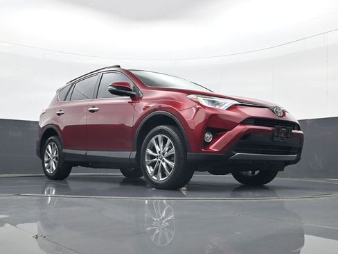 Used 2018 Toyota RAV4 Limited FWD image 23