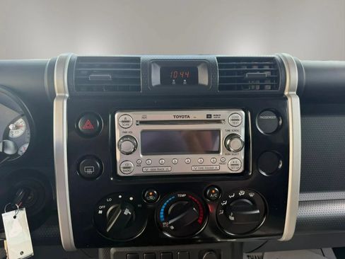 Used 2014 Toyota FJ Cruiser 4WD w/ Upgrade Package image 24