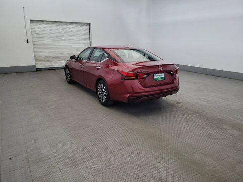 Used 2024 Nissan Altima 2.5 SV FWD image 5