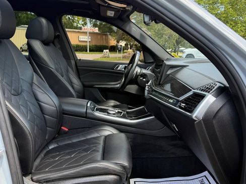 Used 2024 BMW X5 xDrive40i w/ M Sport Package AWD/4WD image 17