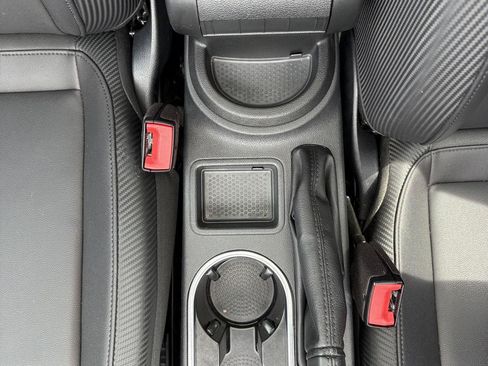 Used 2019 Volkswagen Beetle 2.0T SE w/ SE Premium Package FWD image 20