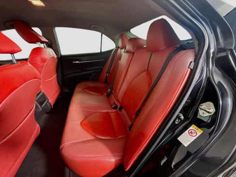 Used 2019 Toyota Camry SE image 24