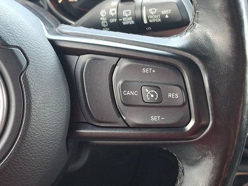 Used 2019 Jeep Wrangler Unlimited Sport S AWD/4WD image 23