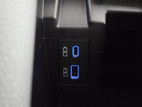 Used 2024 Toyota Sienna XLE image 22