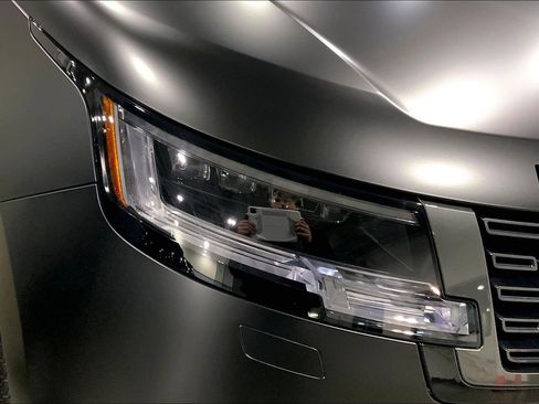 Used 2025 Land Rover Range Rover Long Wheelbase SE image 27