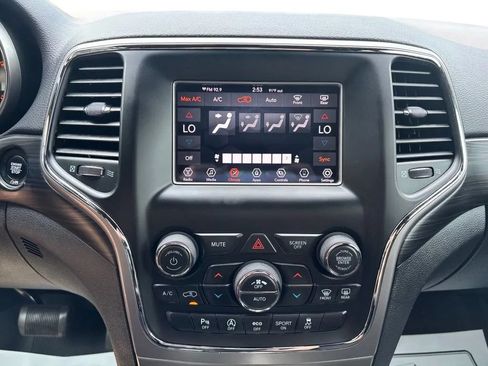 Used 2021 Jeep Grand Cherokee Laredo AWD/4WD image 15