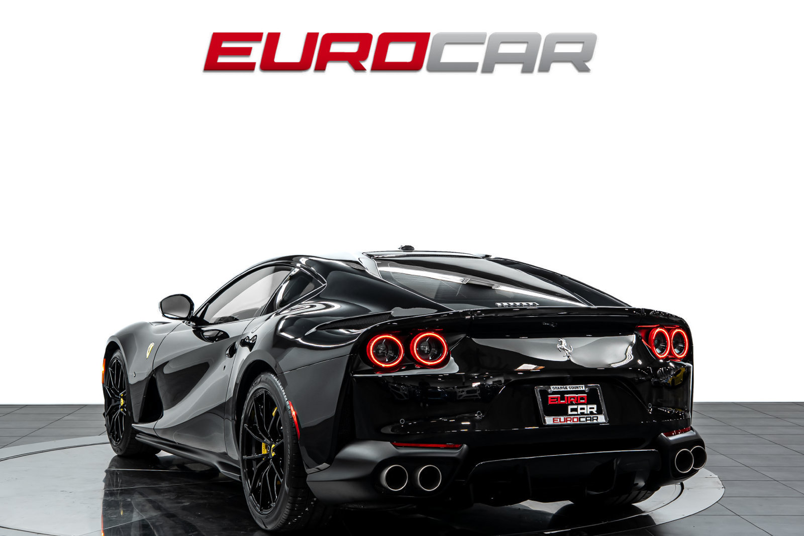 Used 2020 Ferrari 812 Superfast RWD image 3