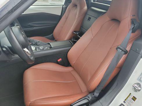 Used 2022 MAZDA MX-5 Miata RF Grand Touring image 12