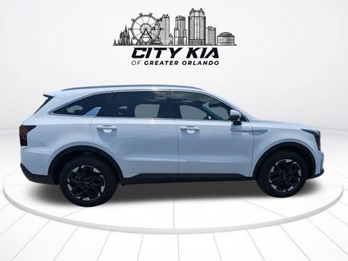 Used 2026 Kia Sorento S FWD image 6