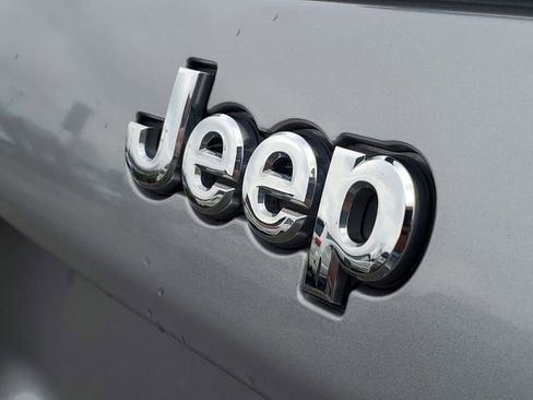 Used 2021 Jeep Cherokee Sport w/ Popular Appearance Group image 11