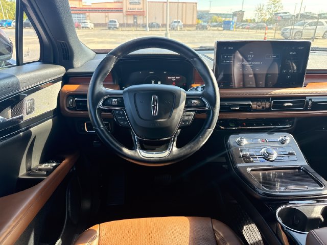 Used 2023 Lincoln Nautilus Reserve AWD/4WD image 16