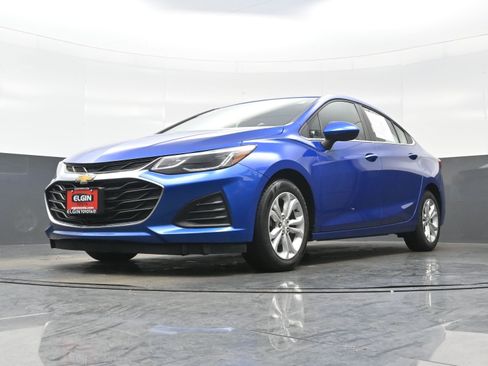 Used 2019 Chevrolet Cruze LT w/ Convenience Package image 27
