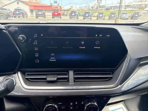 Used 2025 Chevrolet Trax ACTIV w/ Driver Confidence Package FWD image 12