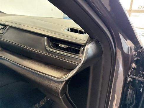 Used 2022 Jeep Grand Cherokee Overland image 38