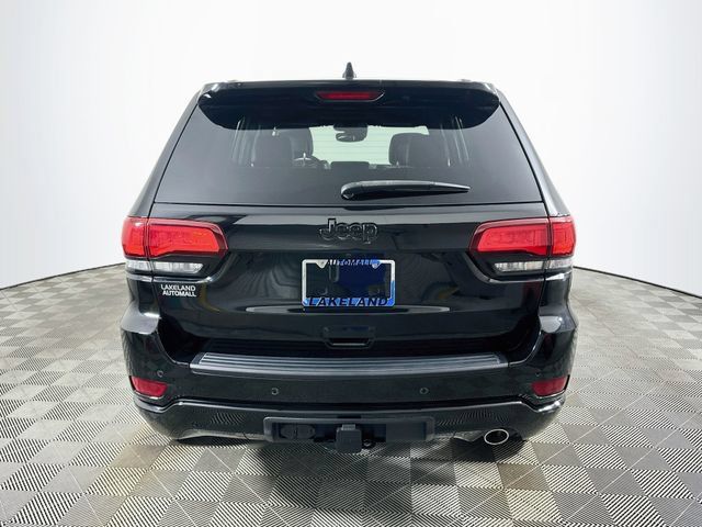 Used 2020 Jeep Grand Cherokee Altitude RWD image 4