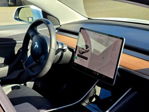 Used 2019 Tesla Model 3 Long Range AWD/4WD image 16