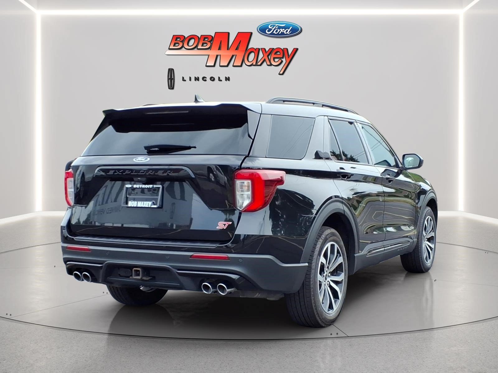 Used 2023 Ford Explorer ST AWD/4WD image 4