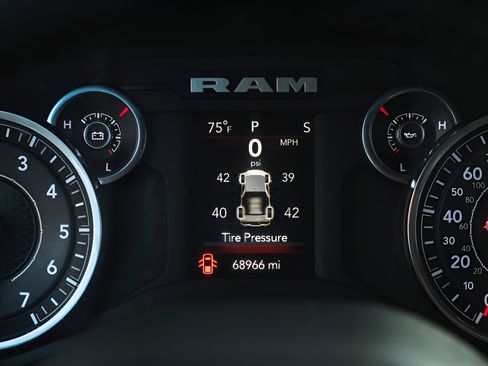 Used 2023 RAM 1500 Big Horn AWD/4WD image 31