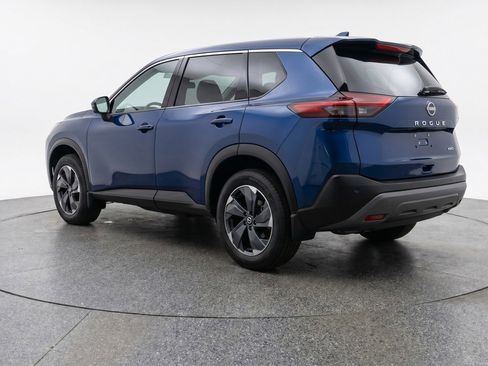Used 2025 Nissan Rogue SV AWD/4WD image 6