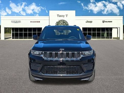 New 2025 Jeep Grand Cherokee Laredo RWD image 2