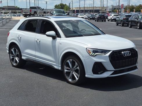 Used 2021 Audi Q3 2.0T Premium Plus w/ Premium Plus Package AWD/4WD image 3